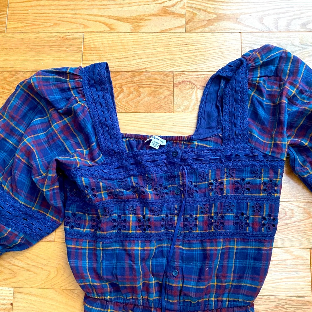 Women’s cropped flannel shirt